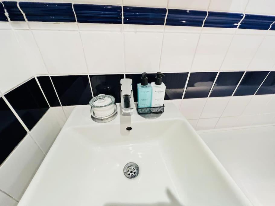 Cosy Cottage In Central Reading Free Parking & Fast Wifi エクステリア 写真